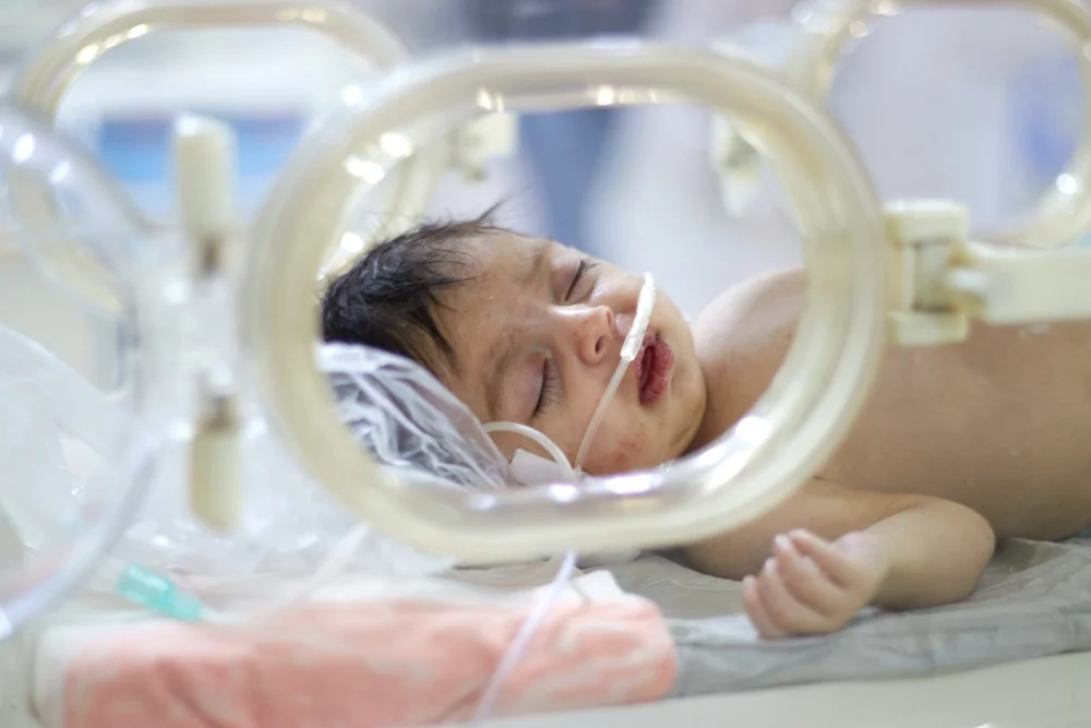 What Is A Neonatal Intensive Care Unit (NICU)? A Simple Guide / Who Needs to Be in a NICU? / Types of NICU Care Levels / The NICU Team: Who’s Involved in Your Baby’s Care? / Common Equipment Found in the NICU / What to Expect as a Parent in the NICU / When Can My Baby Leave the NICU? / Kare One Support Families / Nicu Care