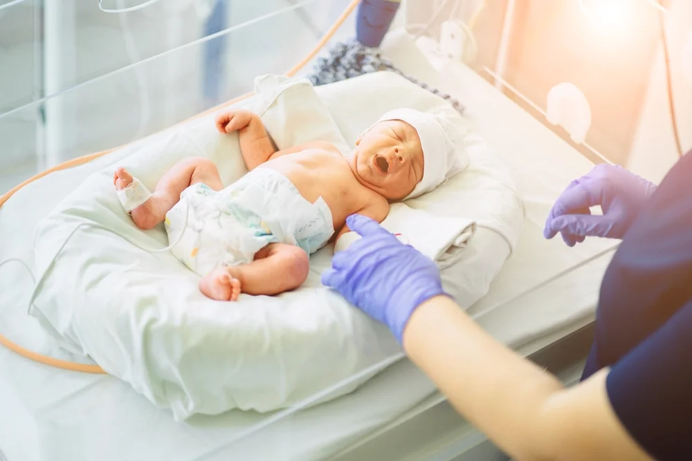 What Is A Neonatal Intensive Care Unit (NICU)? A Simple Guide / Who Needs to Be in a NICU? / Types of NICU Care Levels / The NICU Team: Who’s Involved in Your Baby’s Care? / Common Equipment Found in the NICU / What to Expect as a Parent in the NICU / When Can My Baby Leave the NICU? / Kare One Support Families / Nicu Care